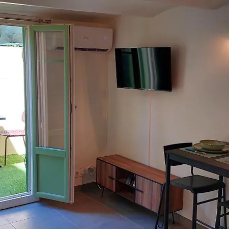 Centre Apartment *